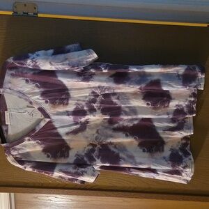 Purple Tie-Dye V-Neck T-Shirt...NWT...size Xl